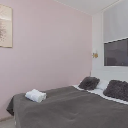Apartament Solec 79 By Renters
